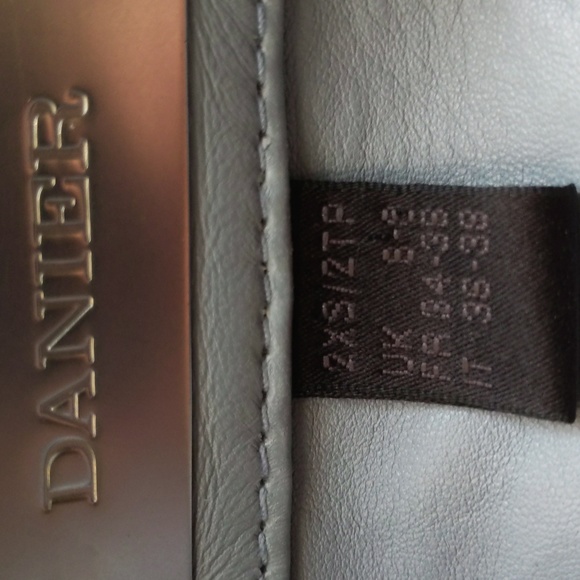 🍁Danier Leather Jacket - Picture 6 of 12